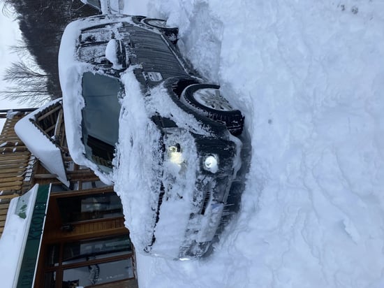 Wynajmij Land Rover Discovery z 2012 roku w Tirana