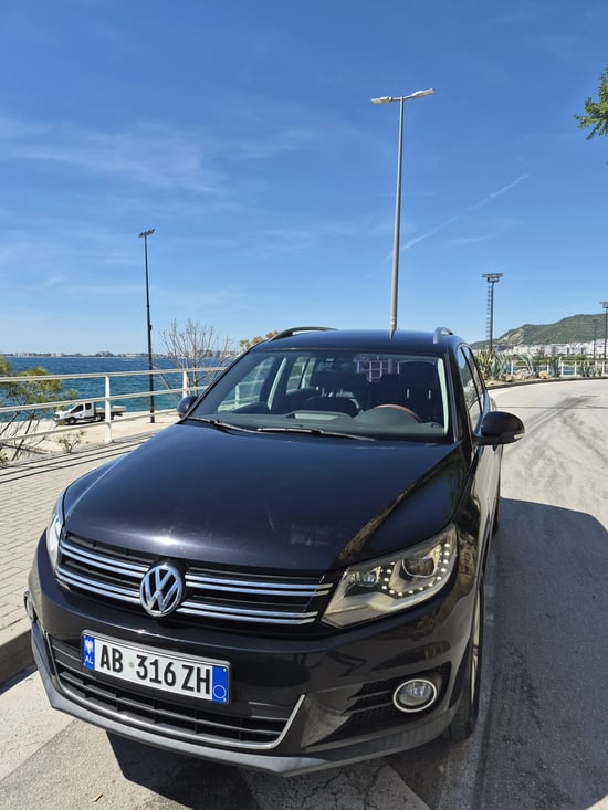 Wynajmij Volkswagen Tiguan z 2015 roku w Tirana