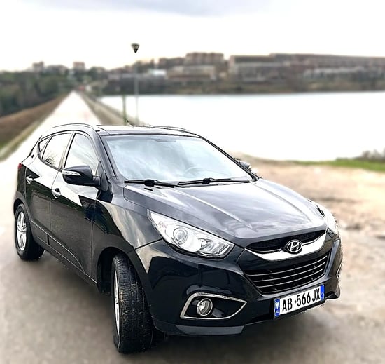 Merrni me qira një Hyundai ix35 të vitit 2010 në Tirana
