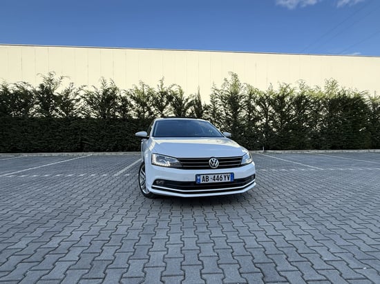 Alquila un 2015 Volkswagen Jetta en Tirana
