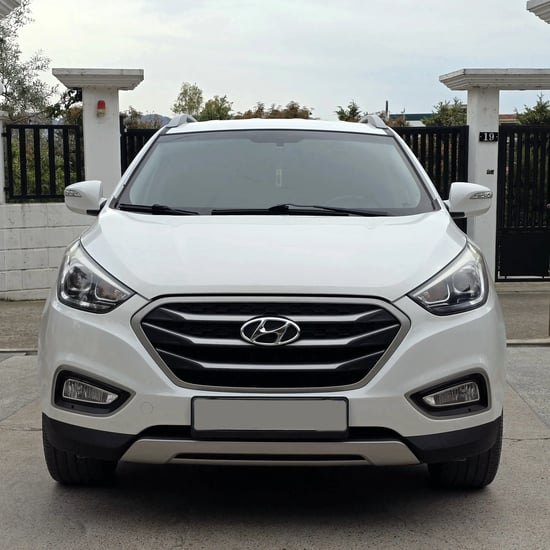Merrni me qira një Hyundai Tucson të vitit 2013 në Tirana