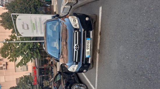 Wynajmij Toyota RAV 4 z 2010 roku w Tirana
