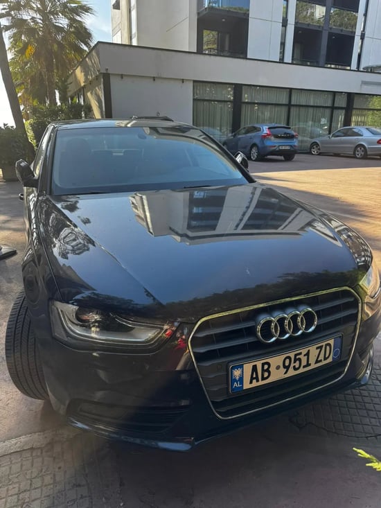 Wynajmij Audi A4 z 2016 roku w Tirana