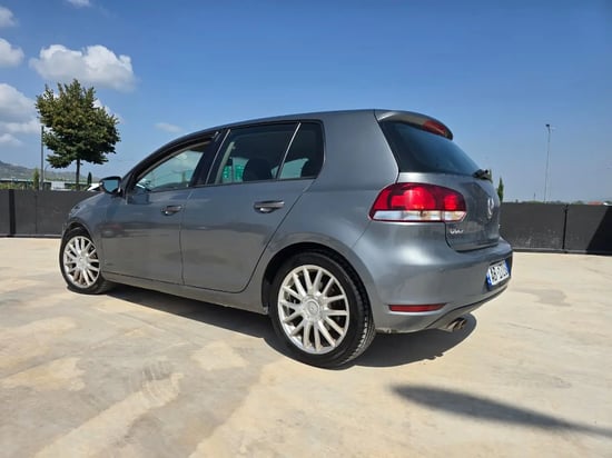 2014 Volkswagen Golf 6 in Tirana mieten