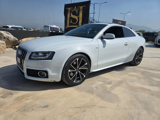2015 Audi A5 in Tirana mieten