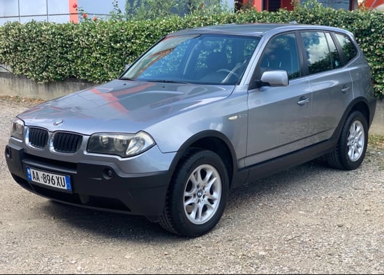 Alquila un 2007 BMW X3 en Tirana