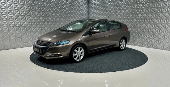 Rent a 2011 Honda Insight in Tirana