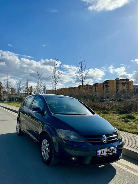 Rent a 2006 Volkswagen Golf Plus in Tirana