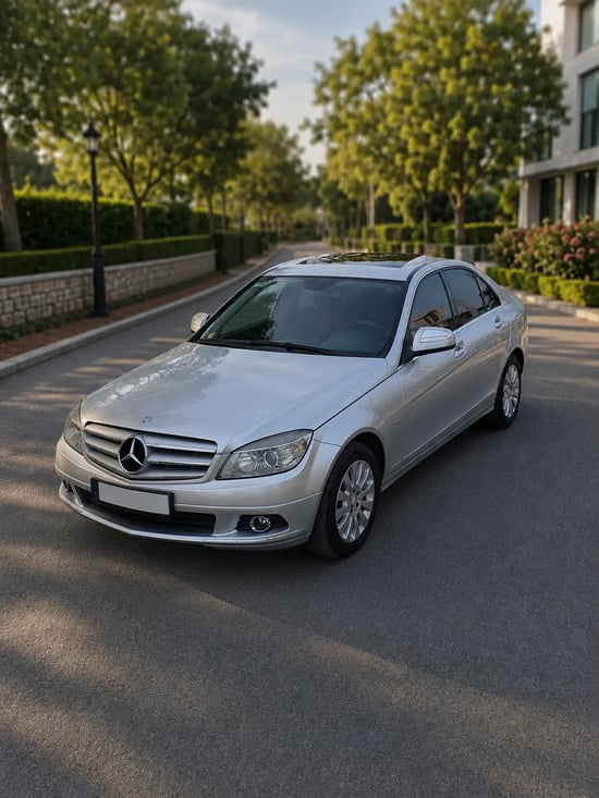 Wynajmij Mercedes-Benz C 220 z 2008 roku w Durrës