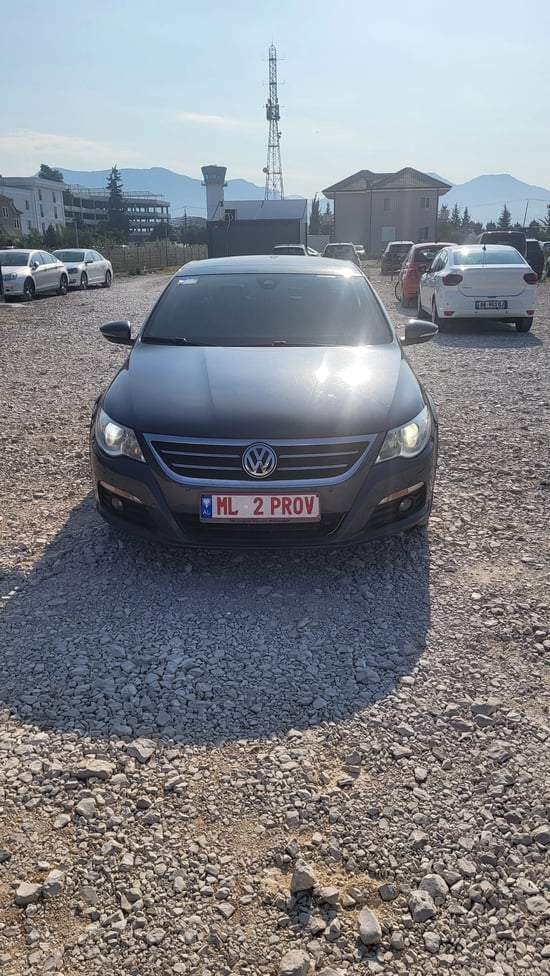 2013 Volkswagen Passat CC in Tirana mieten