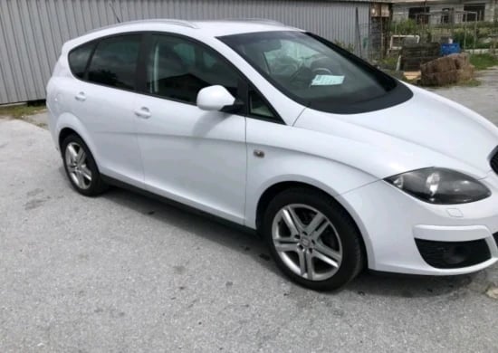 Alquila un 2013 Seat Altea en Tirana