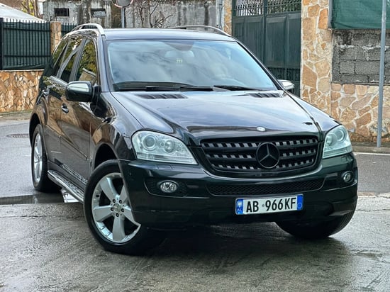 Alquila un 2008 Mercedes-Benz ML 320 en Tirana