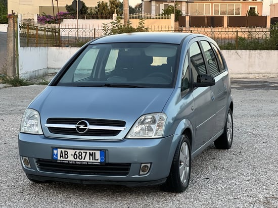 Rent a 2010 Opel Meriva in Durrës