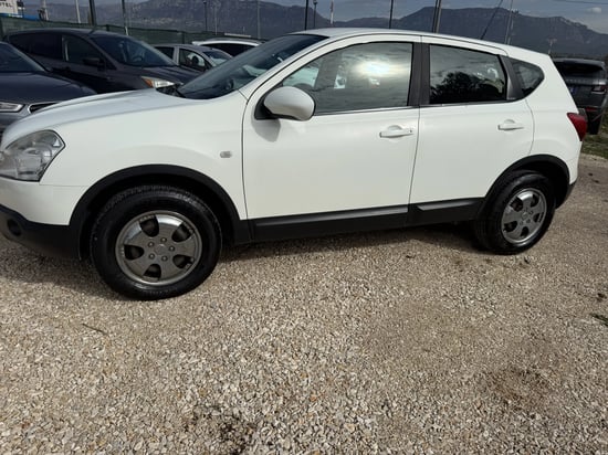 Rent a 2010 Nissan Qashqai in Tirana