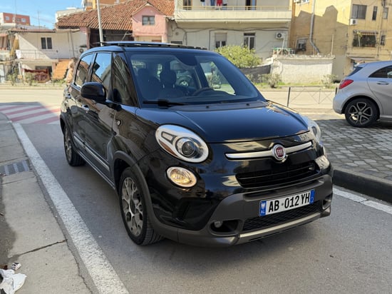 Rent a 2015 Fiat 500L in Tirana