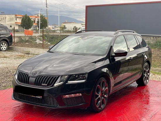 Merrni me qira një Skoda Octavia të vitit 2017 në Tirana