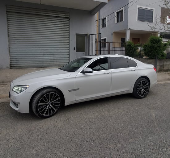 2015 BMW 740 in Tirana mieten