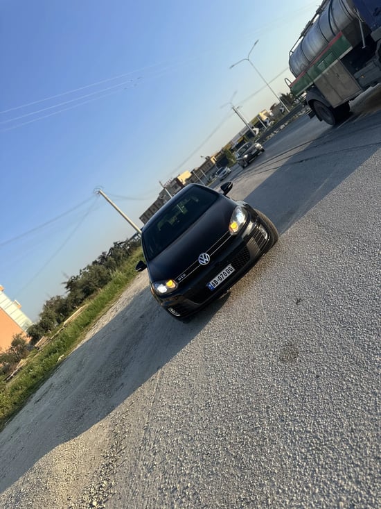 Rent a 2012 Volkswagen Golf 6 in Sarandë