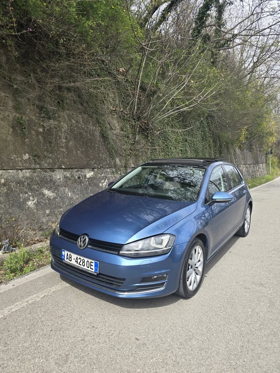 Alquila un 2016 Volkswagen Golf 7 en Elbasan