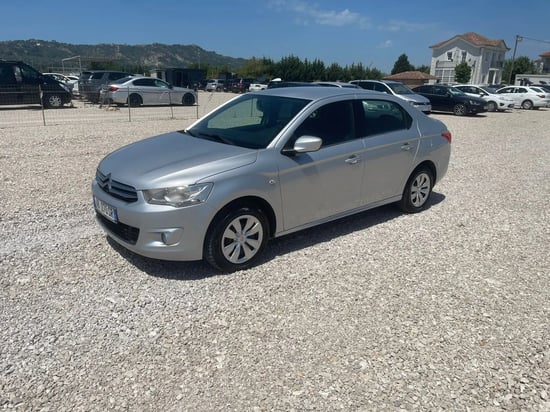 Merrni me qira një Citroën C-Elysée të vitit 2014 në Tirana