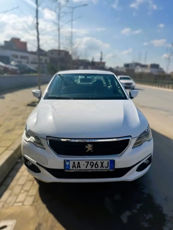 2018 Peugeot 301 in Tirana mieten