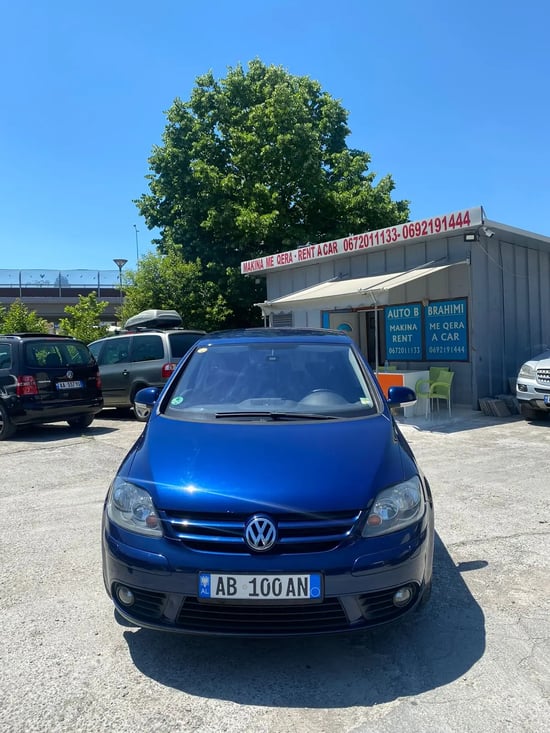 Merrni me qira një Volkswagen Golf Plus të vitit 2008 në Tirana