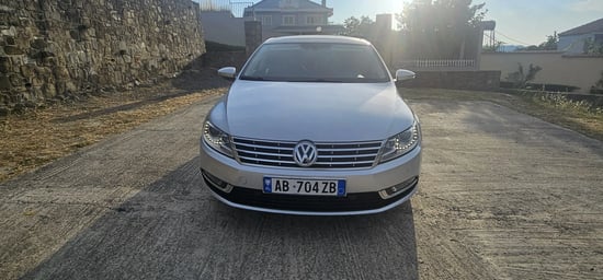 Wynajmij Volkswagen Passat z 2014 roku w Tirana