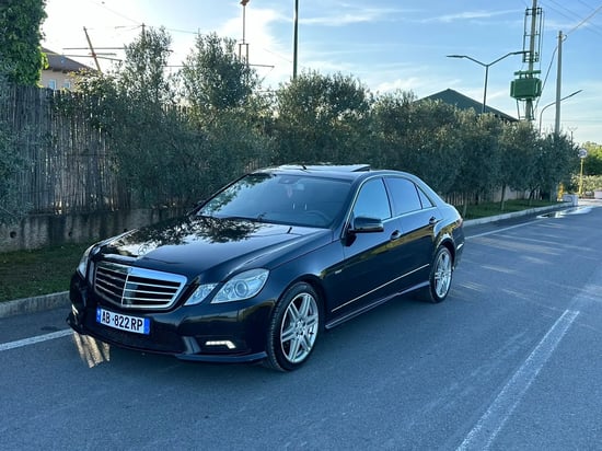 Louer une Mercedes-Benz 350 de l'année 2013 à Tirana