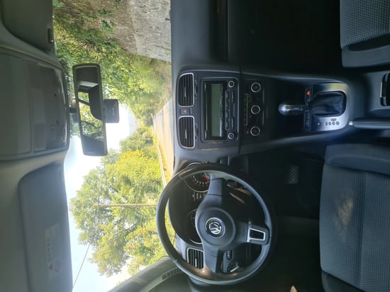 Louer une Volkswagen Golf 6 de l'année 2011 à Elbasan