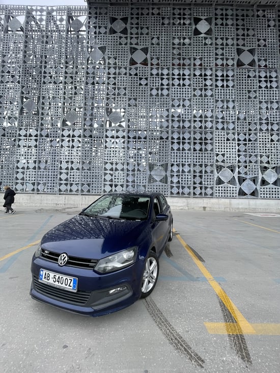 Wynajmij Volkswagen Polo z 2014 roku w Tirana