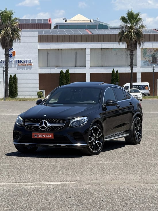 Louer une Mercedes-Benz GLC 250 de l'année 2017 à Tirana
