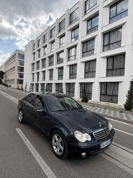 2006 Mercedes-Benz 200 in Tirana mieten