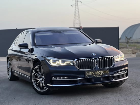 Merrni me qira një BMW 750 të vitit 2018 në Durrës