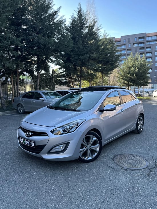 2012 Hyundai i30 in Tirana mieten