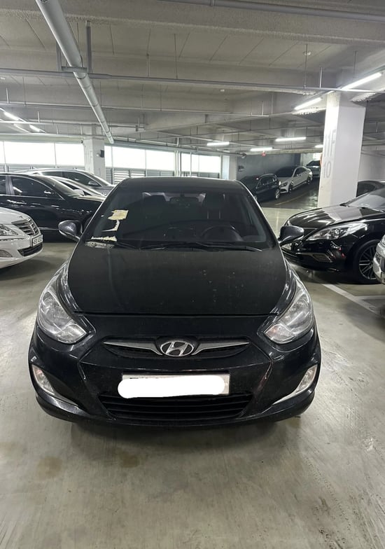 Noleggia una Hyundai Accent dell'anno 2015 a Durrës