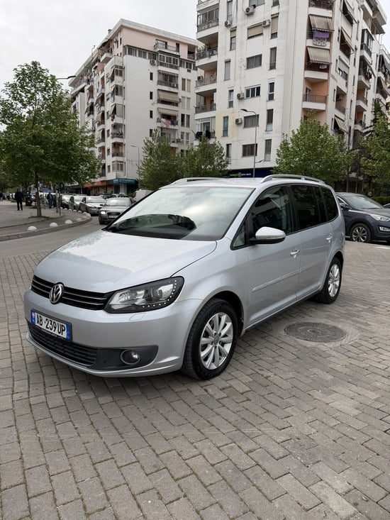 2013 Volkswagen Touran in Tirana mieten