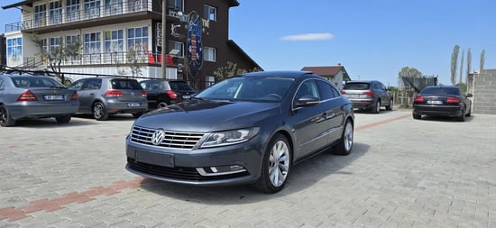 Merrni me qira një Volkswagen Passat CC të vitit 2015 në Tirana