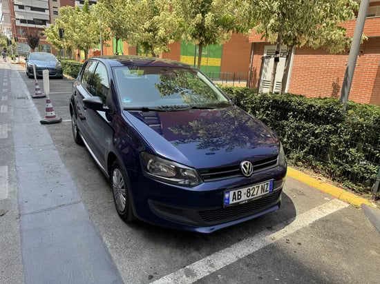 Alquila un 2012 Volkswagen Polo en Tirana