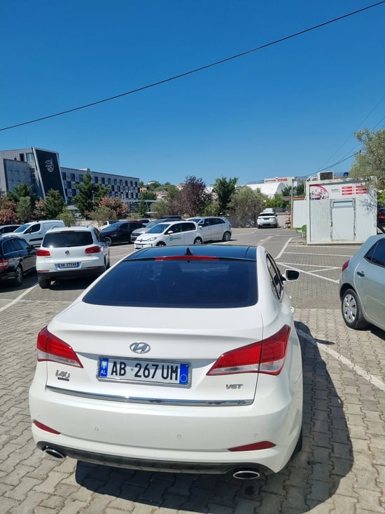 2014 Hyundai i40 in Tirana mieten