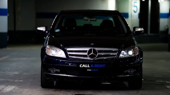 Wynajmij Mercedes-Benz C 220 z 2009 roku w Tirana