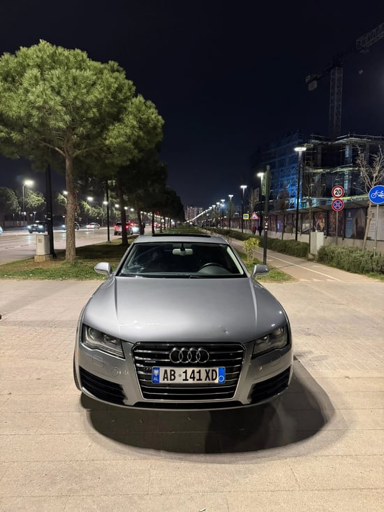 Alquila un 2015 Audi A7 en Tirana