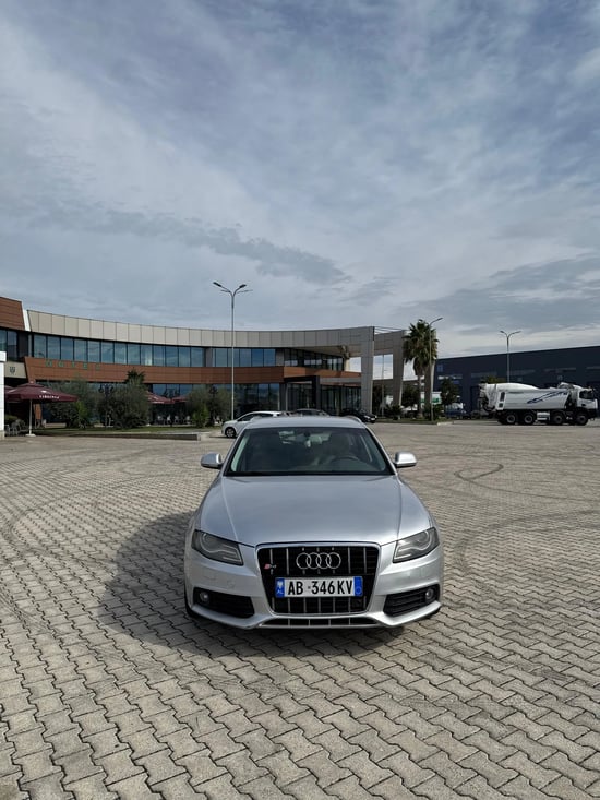 Alquila un 2012 Audi A4 en Tirana