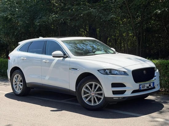 Merrni me qira një Jaguar F-Pace të vitit 2018 në Tirana