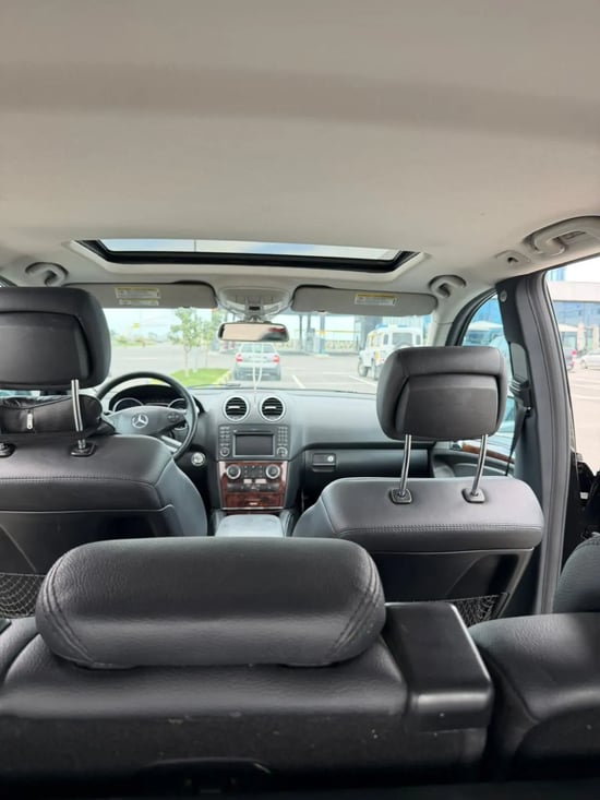 Noleggia una Mercedes-Benz ML 350 dell'anno 2012 a Durrës