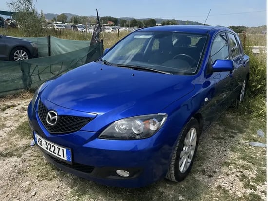 Louer une Mazda 3 de l'année 2008 à Tirana