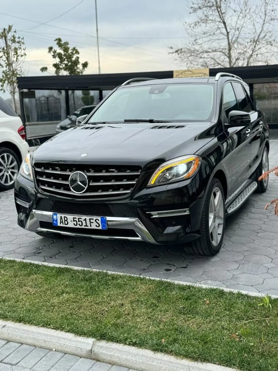 Alquila un 2017 Mercedes-Benz ML 350 en Tirana