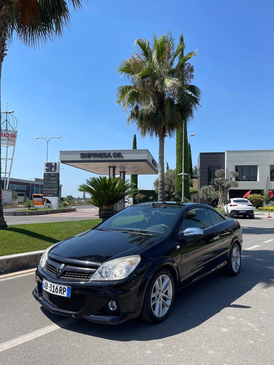 Rent a 2015 Opel Astra in Tirana