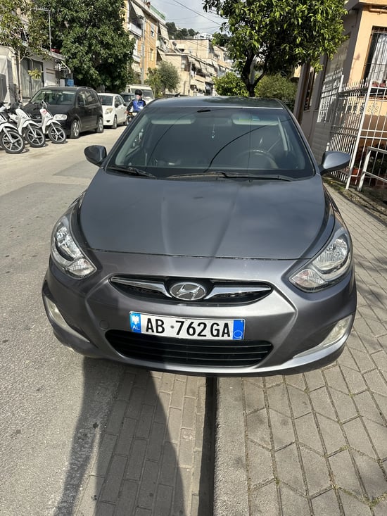 2014 Hyundai Accent in Sarandë mieten