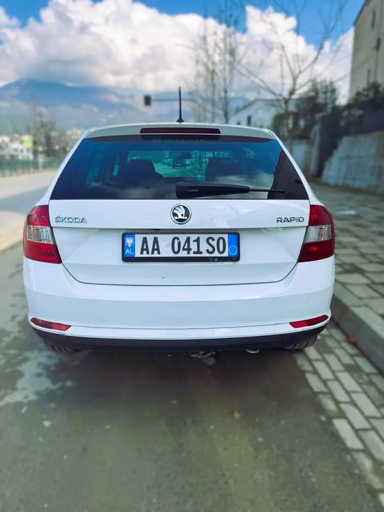 Rent a 2017 Skoda Rapid in Tirana