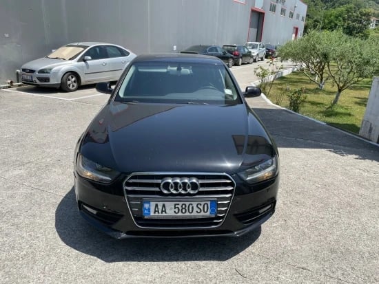 Noleggia una Audi A4 dell'anno 2014 a Tirana